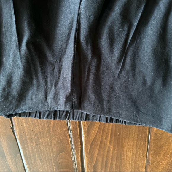 J. Jill navy linen, straight pants, detail at hem.  Side zip, elastic back. - Picture 12 of 15